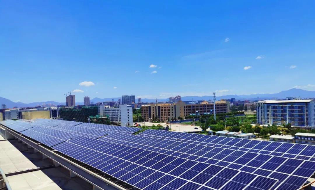 走綠色、生態(tài)、高效的發(fā)展通道——百合鞋業(yè)引進(jìn)光伏發(fā)…